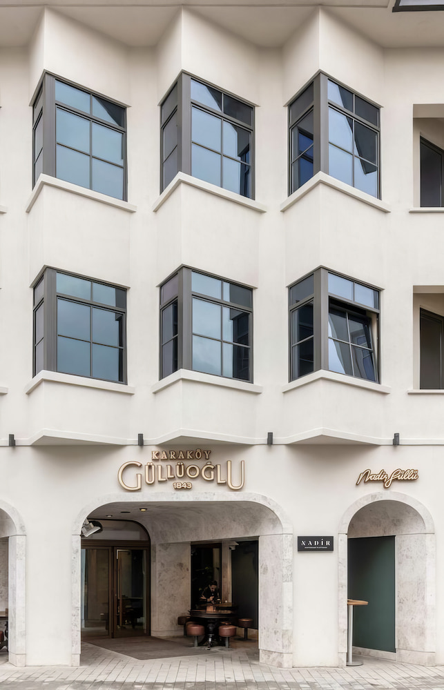 Bakery Karaköy Güllüoğlu Bakery Karaköy Güllüoğlu