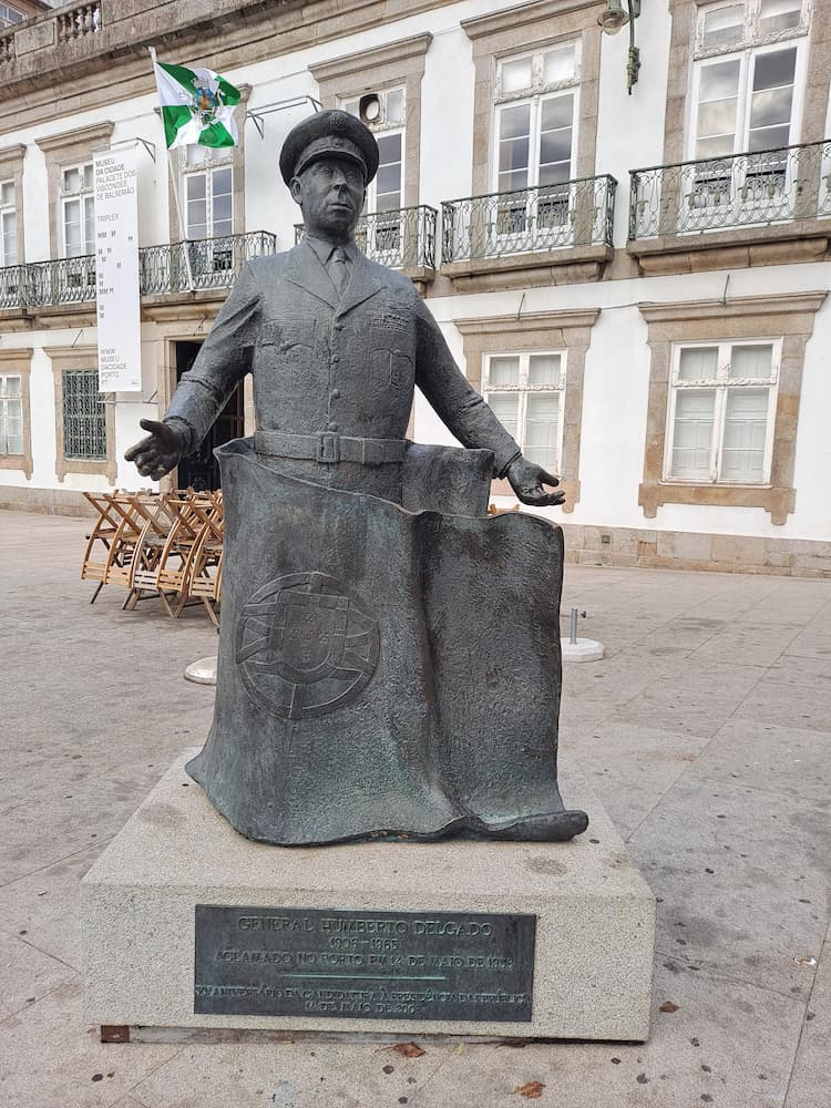 Praça de Carlos Alberto Praça de Carlos Alberto