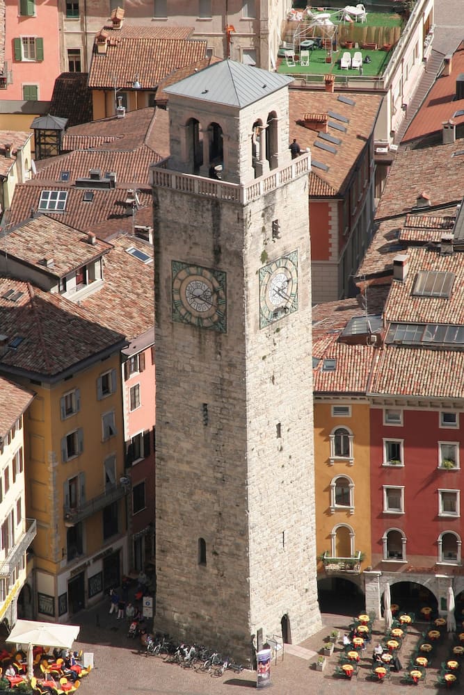 Torre Apponale, Piazza III Novembre Torre Apponale, Piazza III Novembre