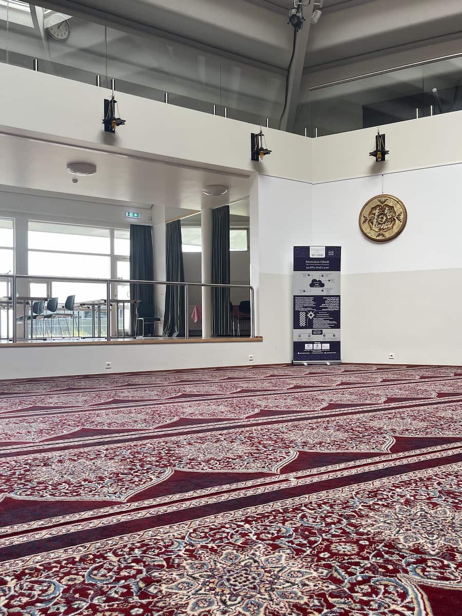 La Grande Moschea di Reykjavík La Grande Moschea di Reykjavík