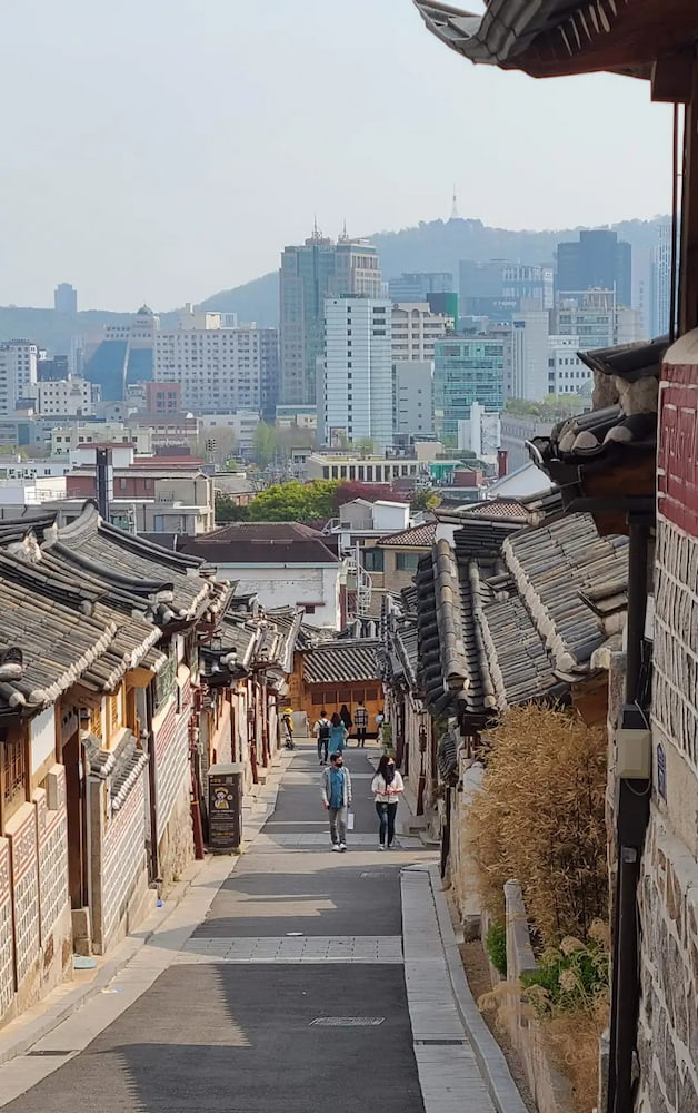 Bukchon Hanok Village Bukchon Hanok Village