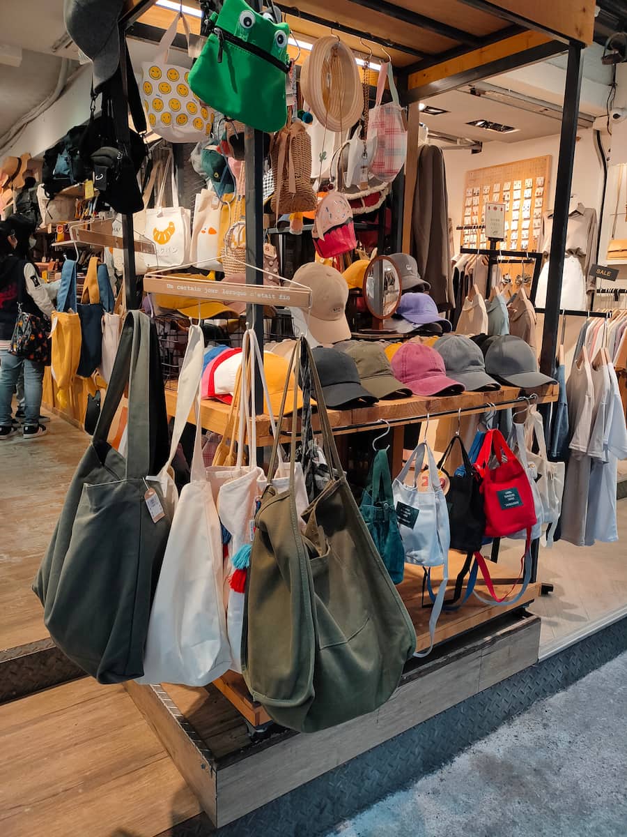 Mercato notturno di Shida Mercato notturno di Shida