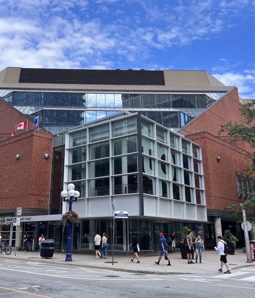 Toronto-Public-Library_Toronto-Reference-Library-2