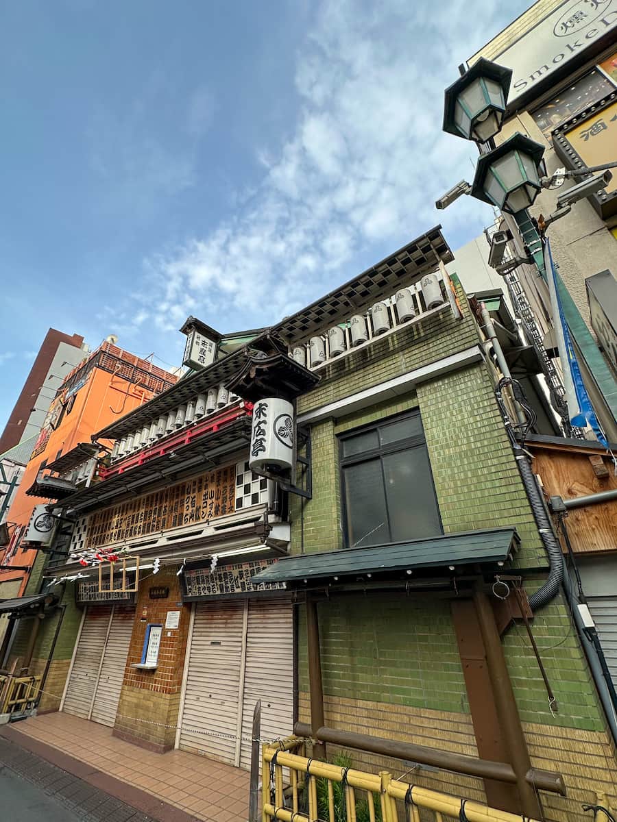 East_Shinjuku_Japan (4) Shinjuku Suehirotei Theater