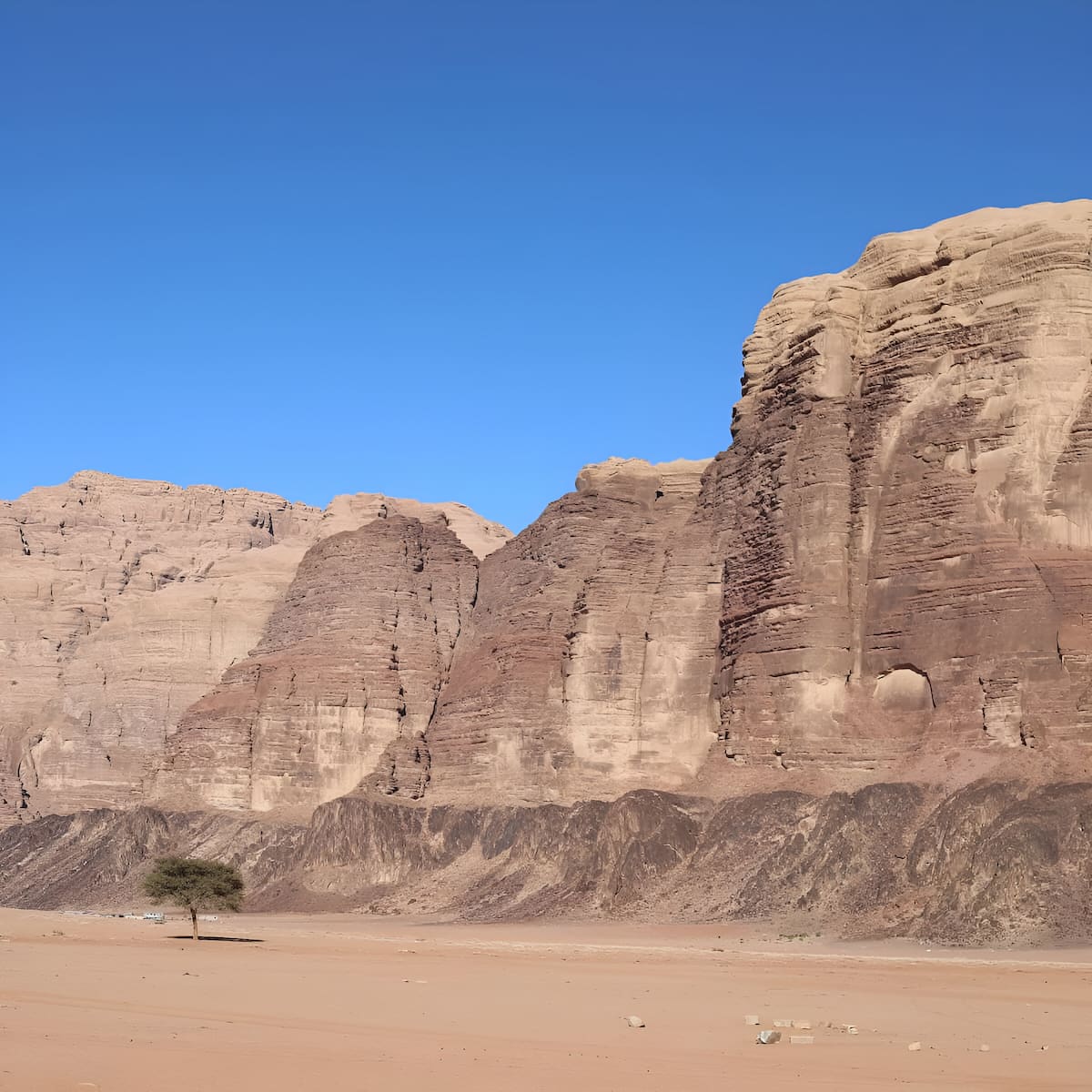 Wadi Rum: The Valley of the Moon Wadi Rum: The Valley of the Moon