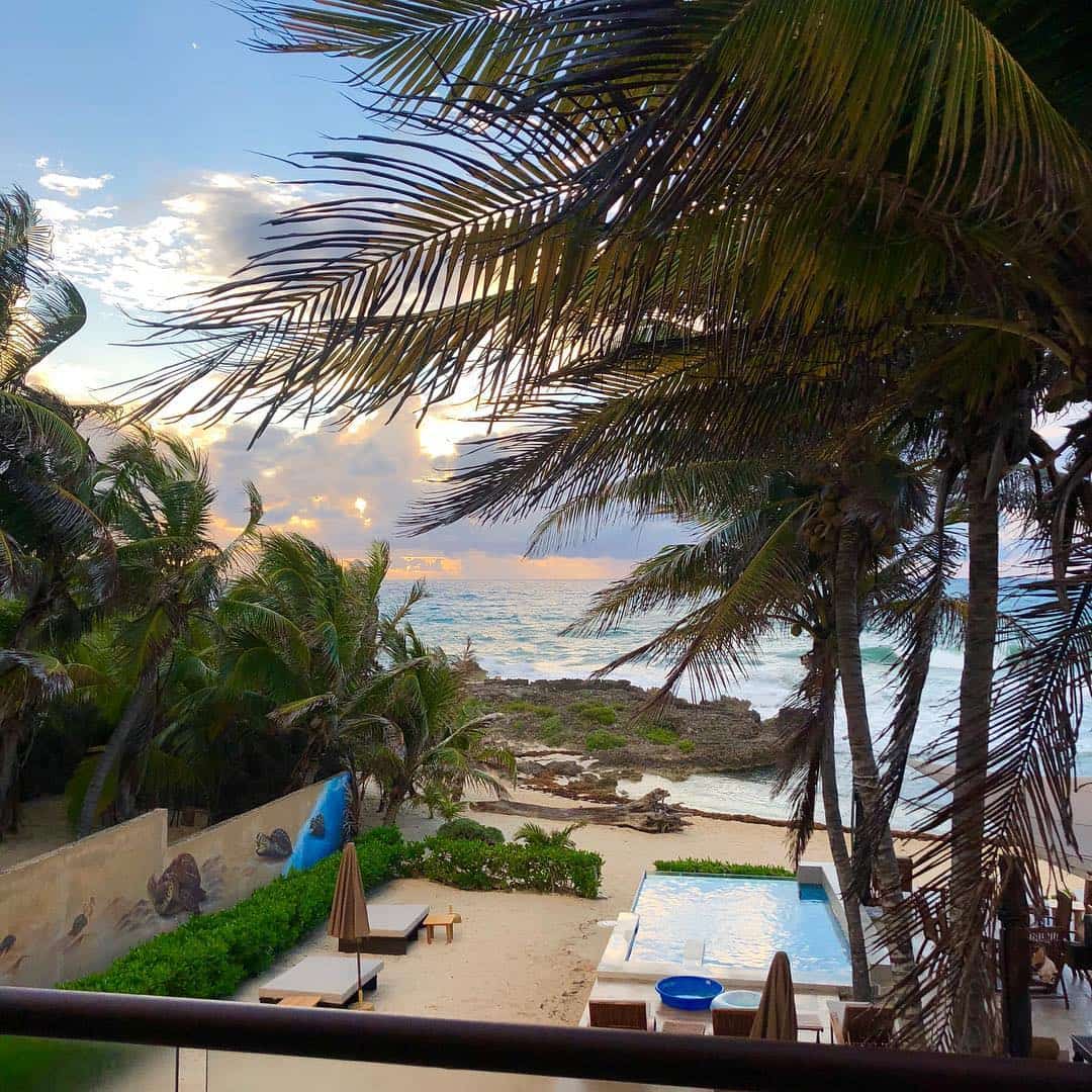 Mid Island, Isla Mujeres Mid Island, Isla Mujeres