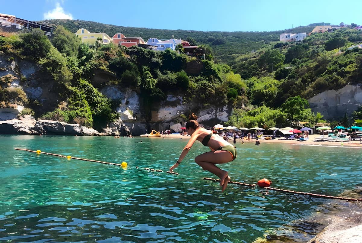 Spiaggia di Cala Feola, Italia