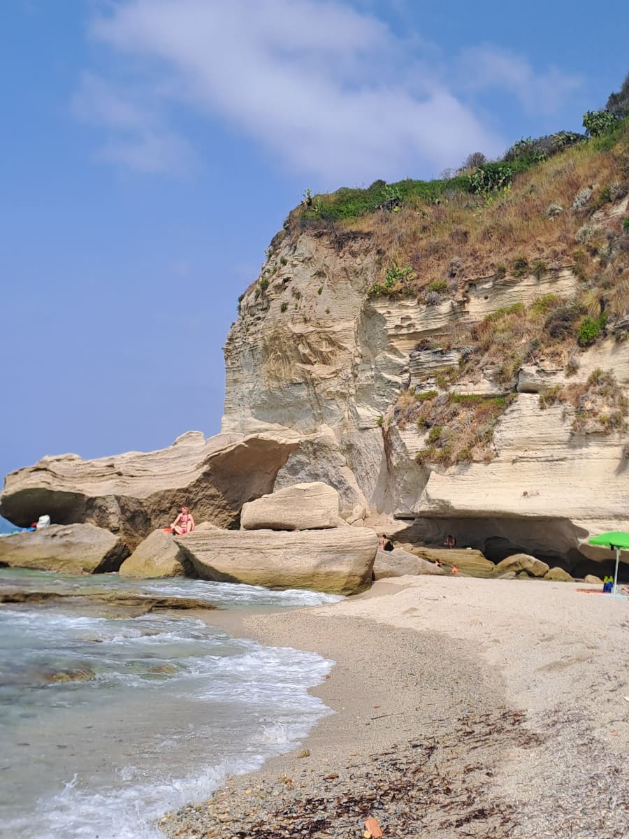 Spiaggia U Sapuni, Tropea Spiaggia U Sapuni, Tropea